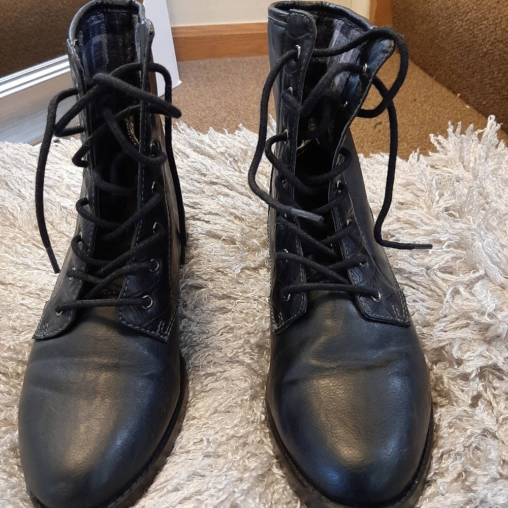 Sporto black boots. Brand new . Size 7